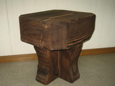松野は材で造った椅子